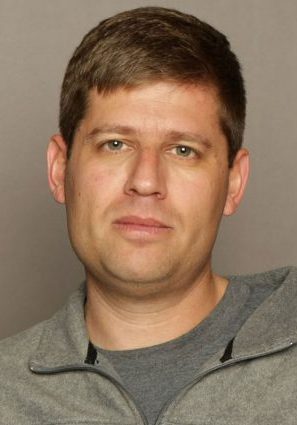 Орен Пели
