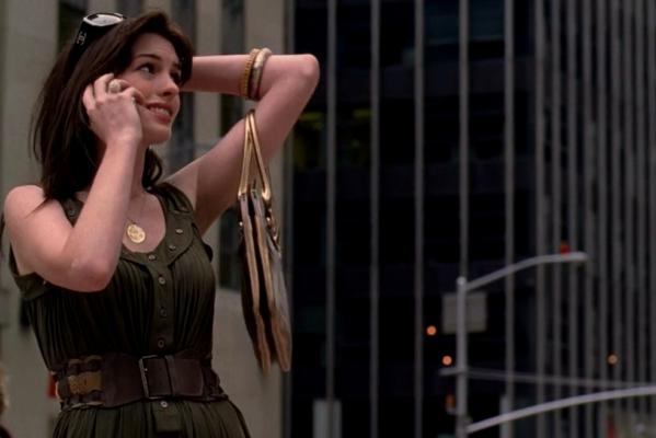 Кадр фильма Дьявол носит Prada
