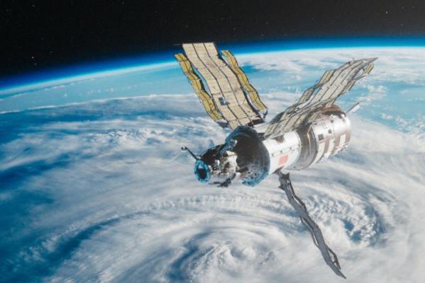 Кадр фильма Салют-7
