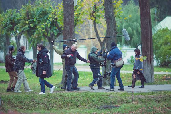 Кадр со съемок фильма Привычка расставаться
