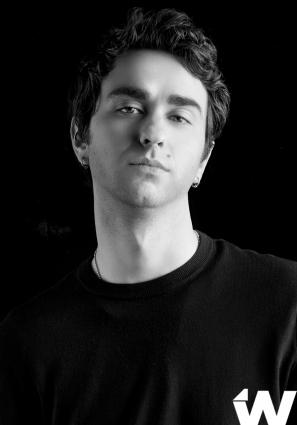 Алекс Вулф