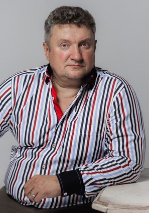 Олег Комаров